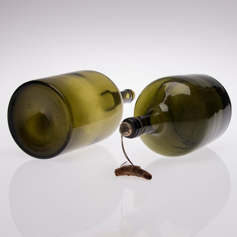 FLASKOR, 2 st, glas, 1800-tal.