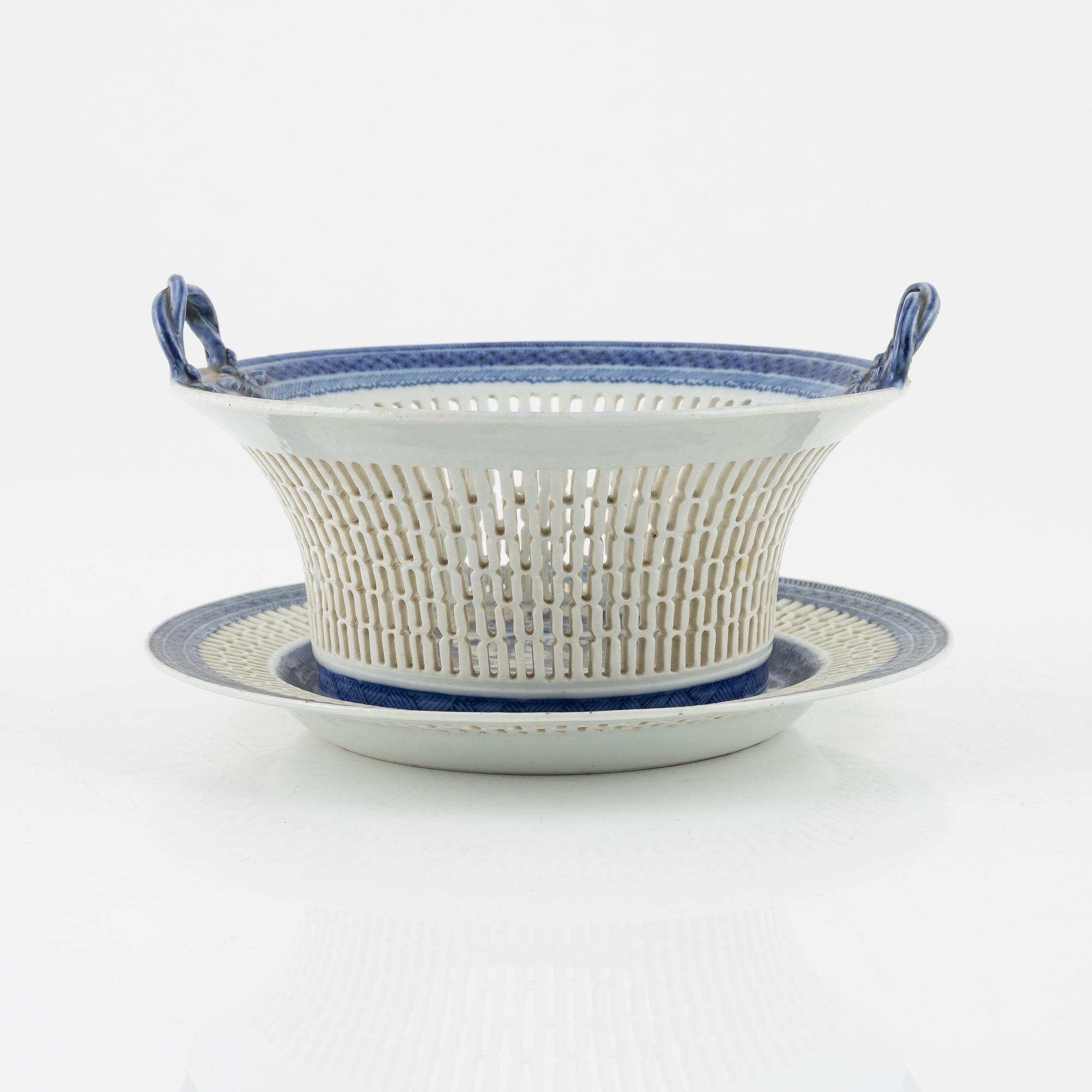 Gallerskål med fat, porslin, Qingdynasti, Kina, omkring 1800.