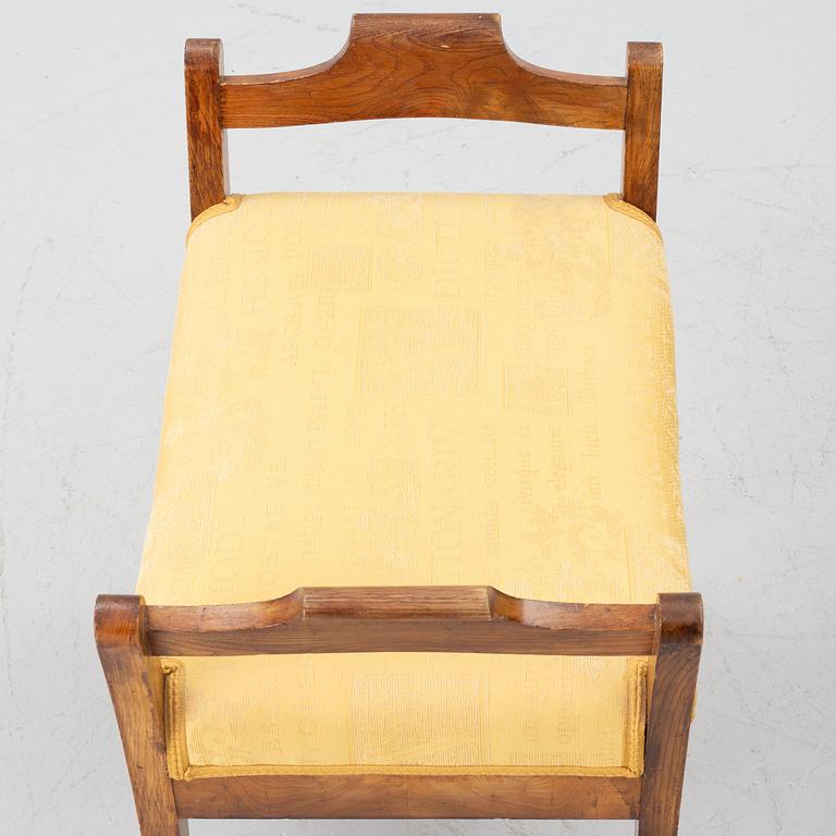 A pair of banquettes, 19th century.