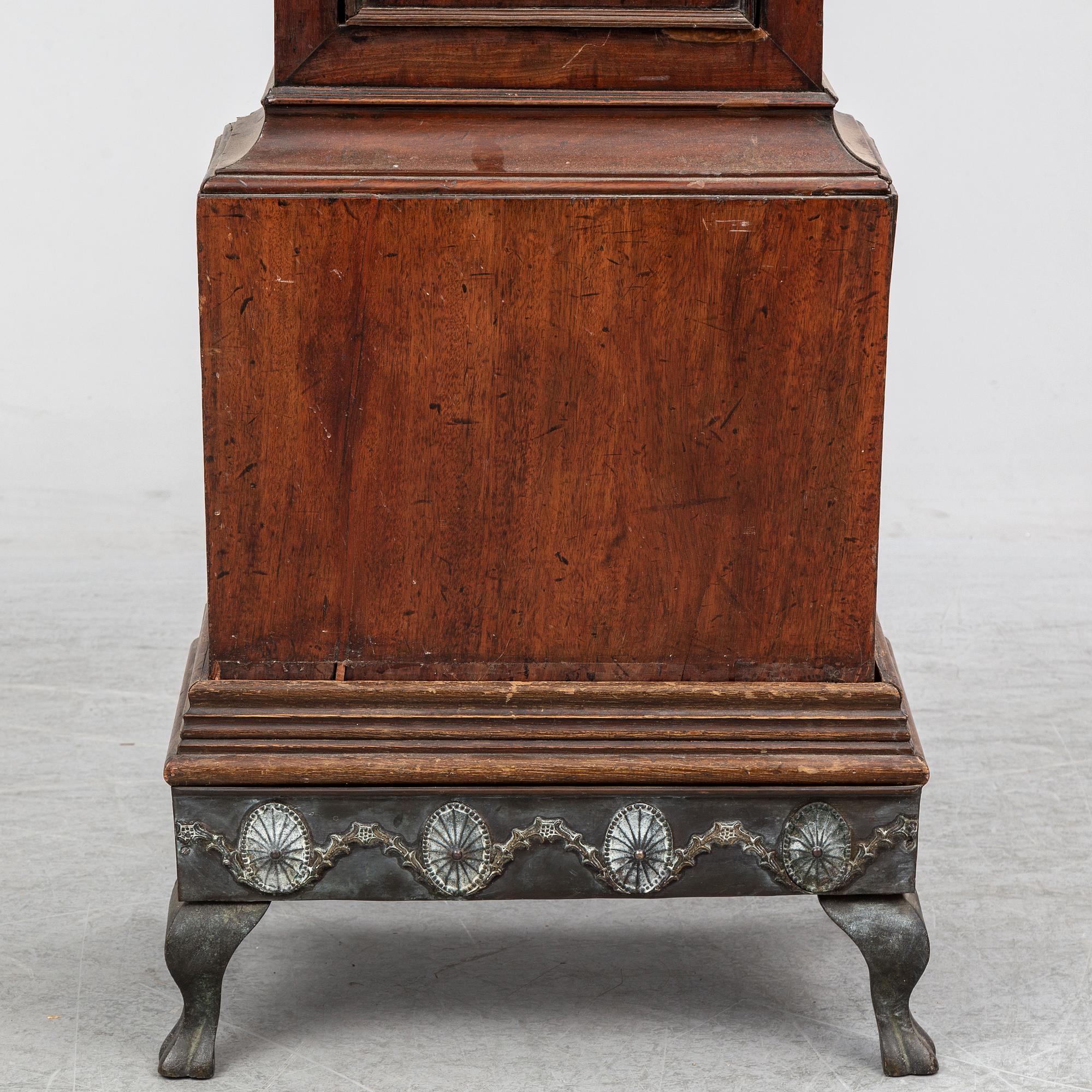 A longcase clock, dial signed Hugh Gordon, Aberdeen.