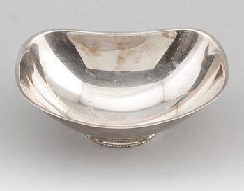 SKÅL, silver, Vera Ferngren, GAB, Stockholm 1967. Vikt ca 242 gram.