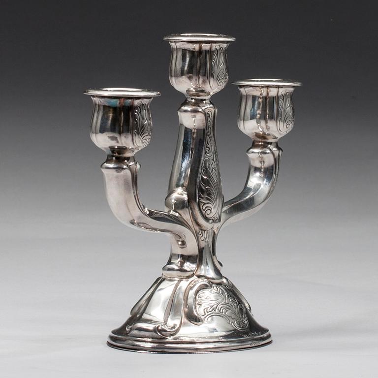 LJUSSTAKE FÖR TRE LJUS, silver, Kultakeskus, Tavastehus 1973. Totalvikt 389 g.