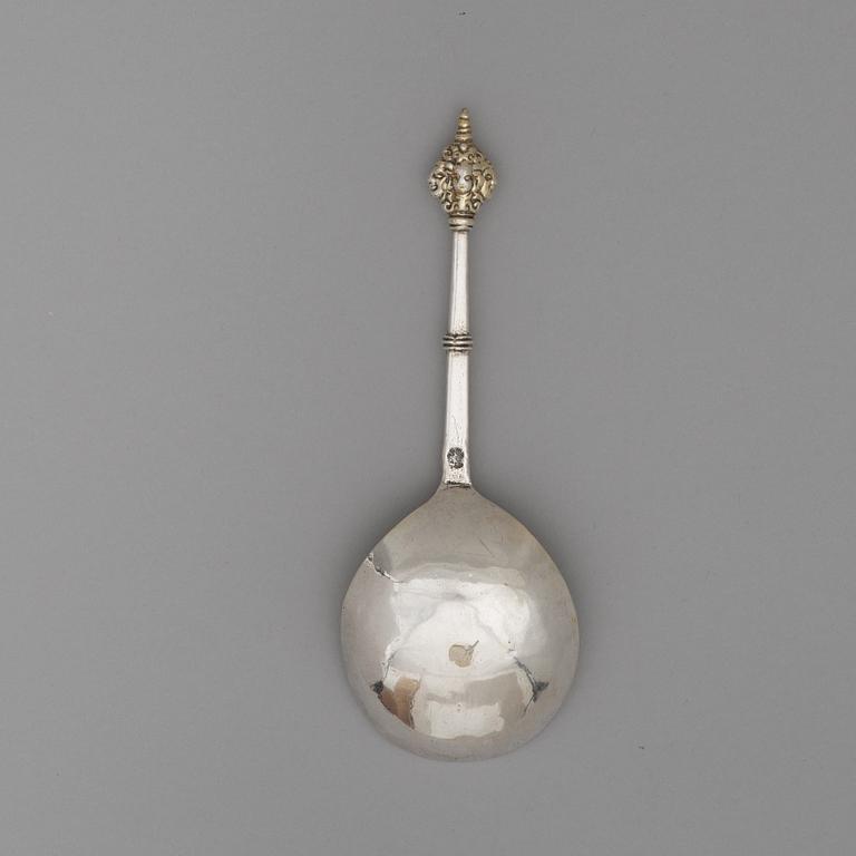 Icke identifierat bomärke, sked med knopp med fyra kerubhuvuden, silver, Sverige 1600-talets början, renässans.