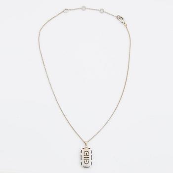 A Bulgari "Parentesi" pendant with a chain.