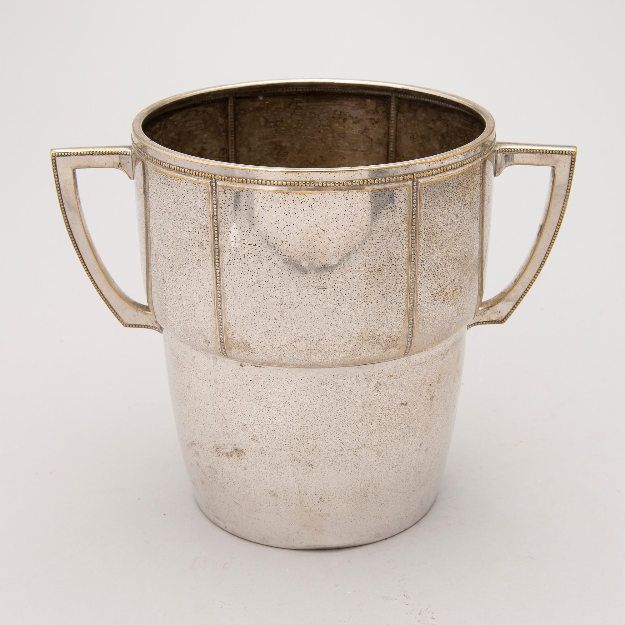 A silver plated champagne bucket from WMF, Germany, 1910-1918.