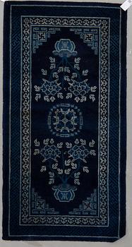 MATTA, semiantik Baotou, Kina. Ca 158x80 cm.