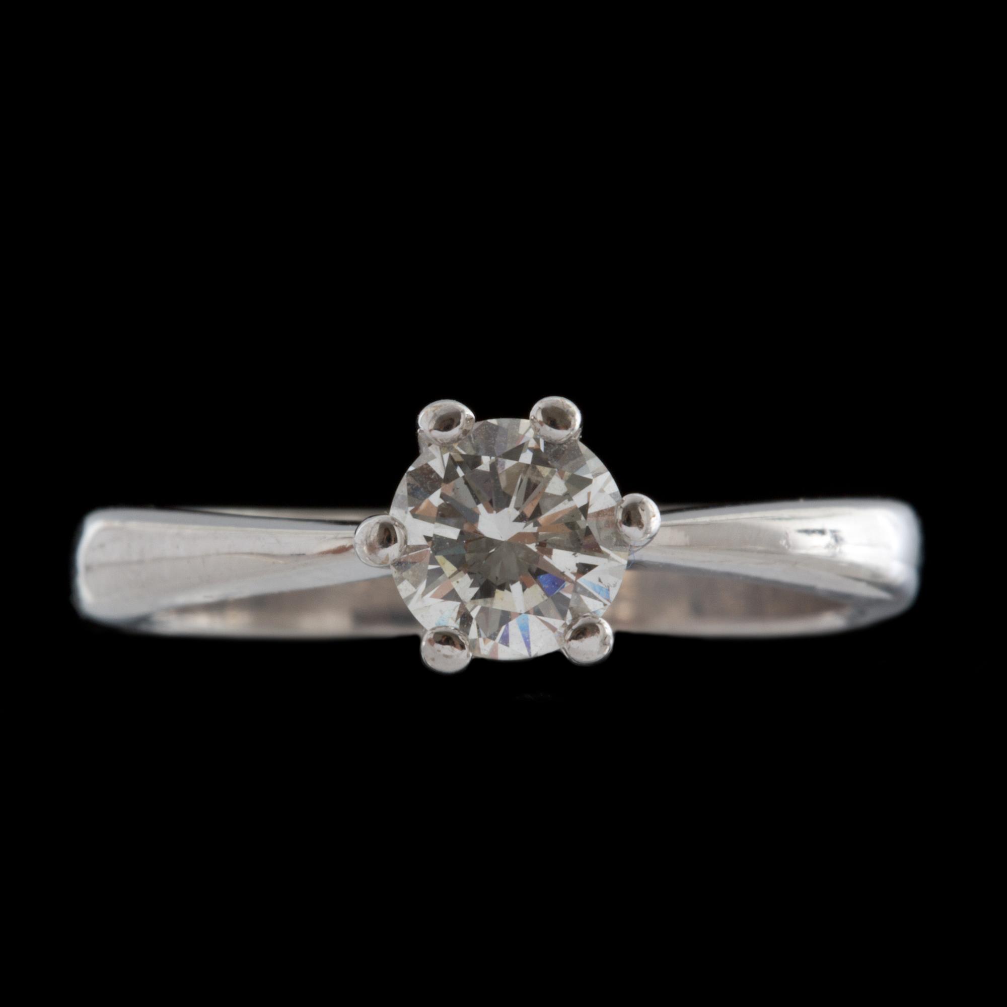RING, 18k vitguld med briljantslipad diamant ca 0,80ct.