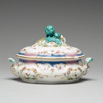 TERRIN med LOCK och FAT, porslin. Meissen, 1700-tal.