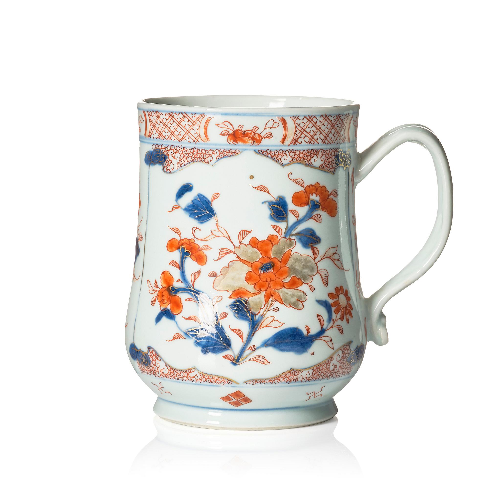 An Imari tankard, Qing dynasty, Kangxi (1662-1722).