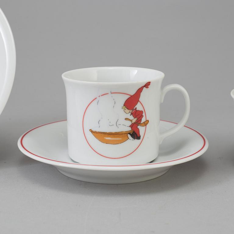 A 20th century set of 24 pices earthenware tableware, "Tomtejul", Aina Stenberg, Rörstrand.