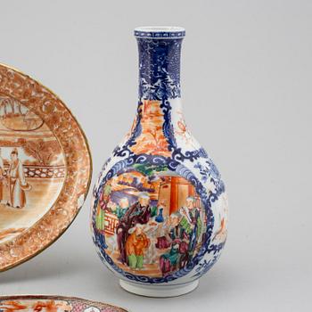 A famille rose Mandarin vase, dish, serving dish and jug, Qing dynasty, 18th/early 19th century.