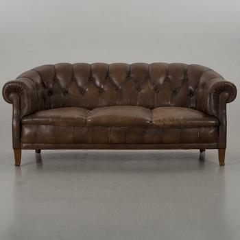 A CHESTERFIELD SOFA 20TH CENTURY.