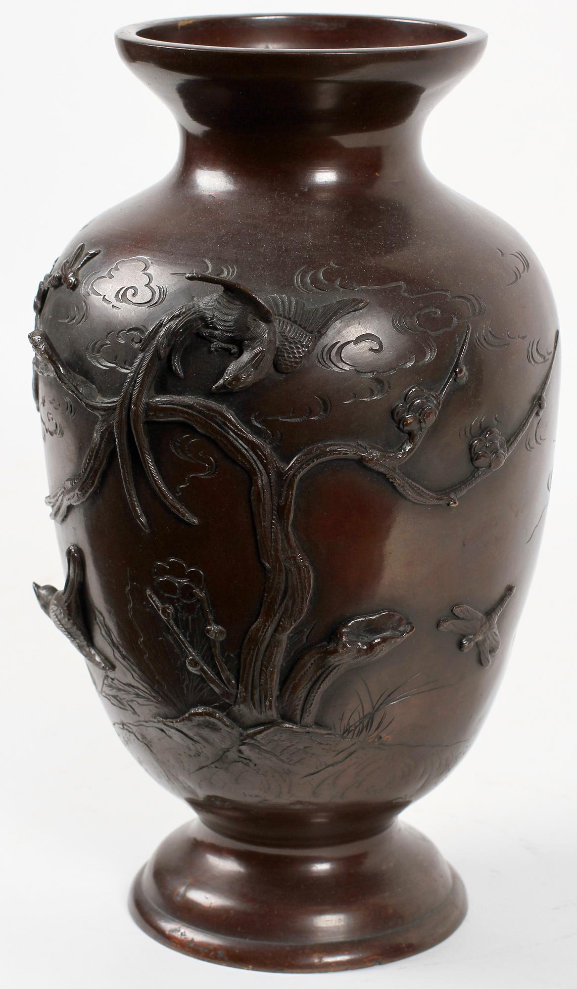 VAS, brons, Japan, 1900-talets början.