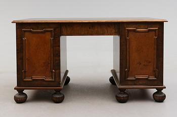 SKRIVBORD, 1900-talets första hälft.