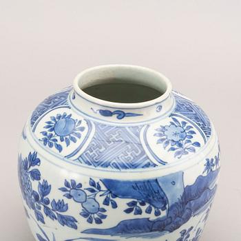 A blue and white jar, Ming dynasty, Wanli (1572-1620).