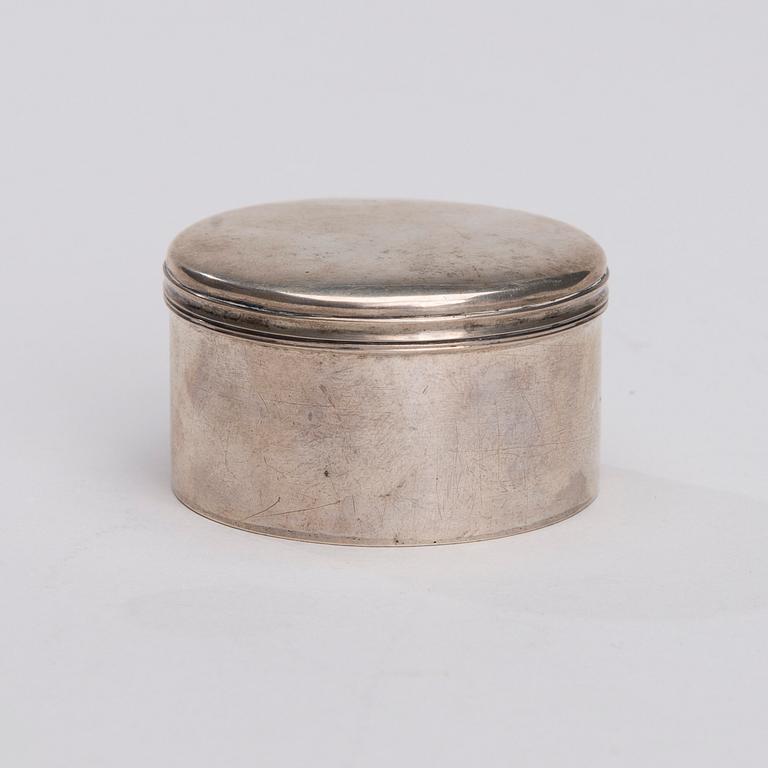 DOSA, silver, Carl Wictor Tertulianus Talen, Helsingfors 1846, vikt 46 g.