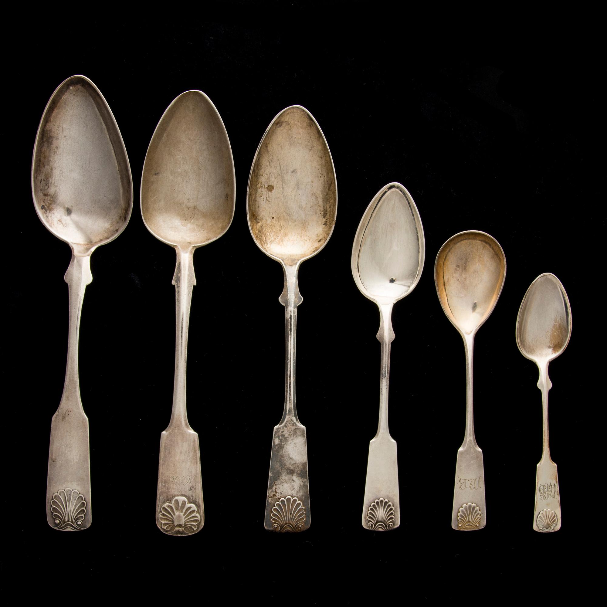 PARTI BESTICK, 44 delar, silver, "Mussla", finska stämplar, 1918-50. Tot vikt 1084,8 g.