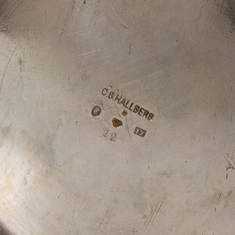 A silver beaker, CG Hallberg, Stockholm, 1911.