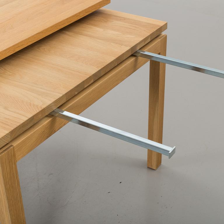 MATBORD, "Slitz", Möbelsnickarmästare Håkan Johansson, Olby Design sent 1900-tal.