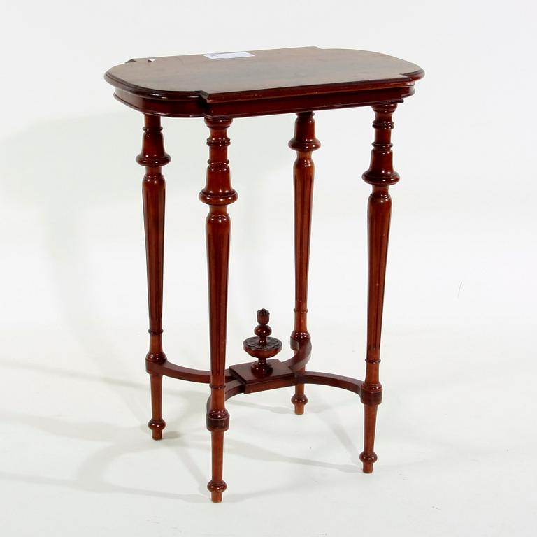 LAMPBORD. Nyrenässans, 1800-talets andra hälft.
