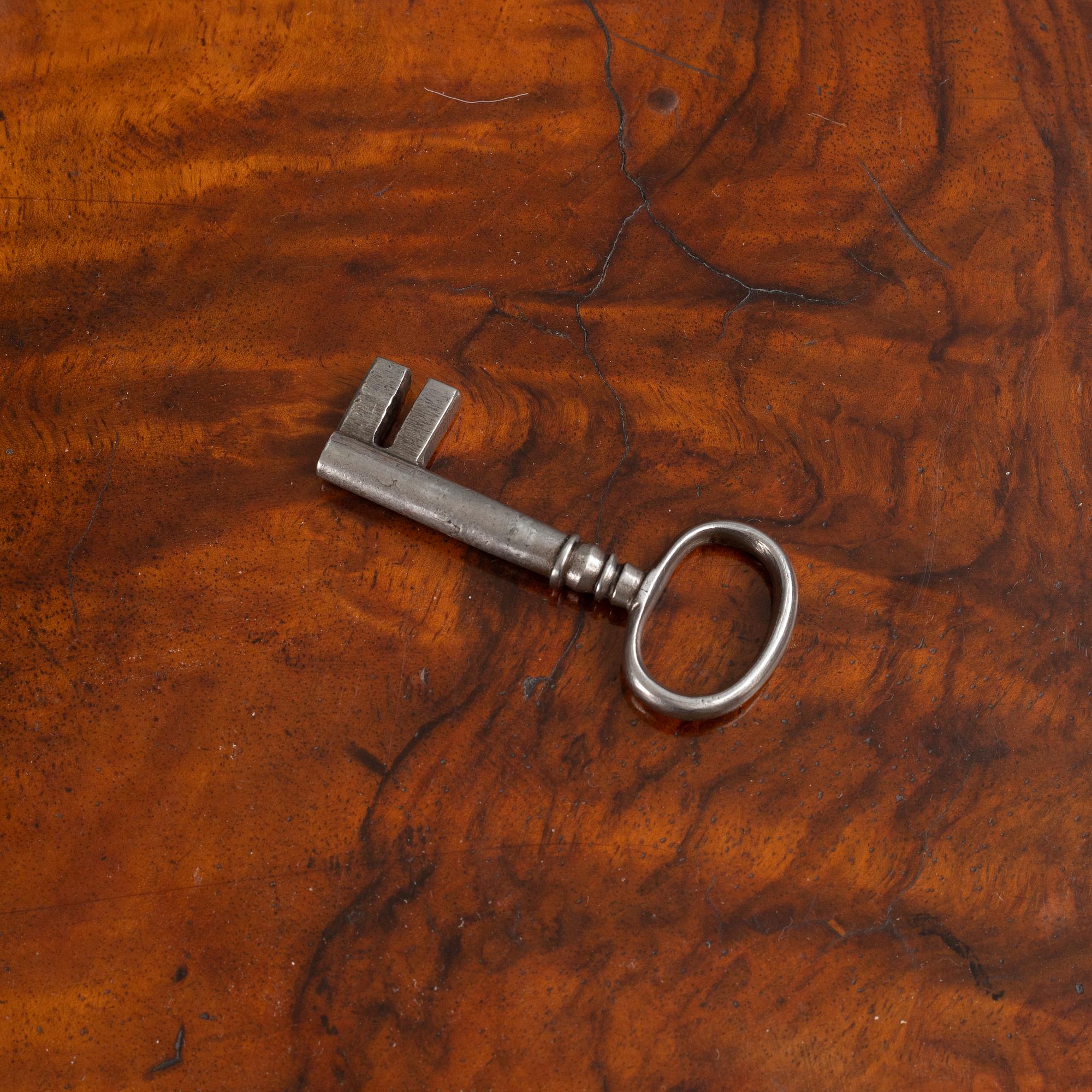 Snedklaffsekretär, senbarock, 1700-talets mitt.