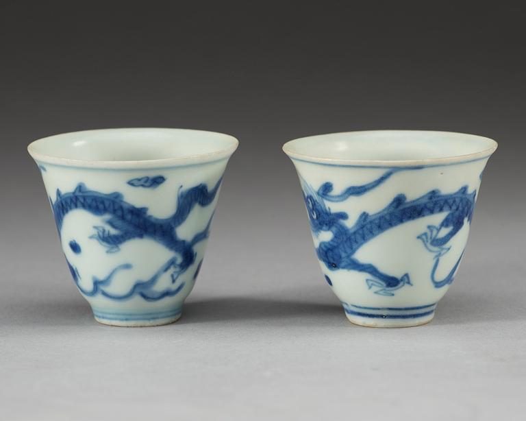 A pair of blue and white wine cups, Ming dynasty, 17th Century.