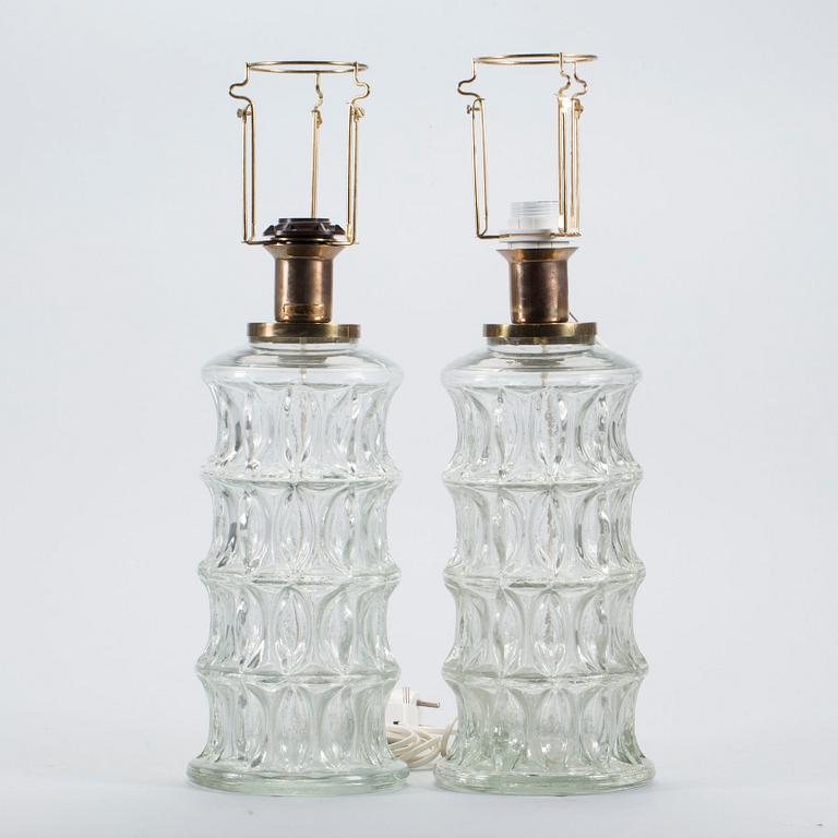BORDSLAMPOR, ett par, glas, Stilarmatur Tranås. 1900-talets andra hälft.