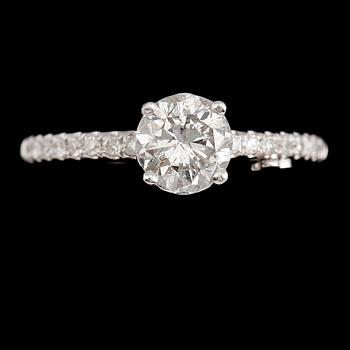 RING, 18 k vitguld, briljantslipade diamanter tot ca 1.04 ct.