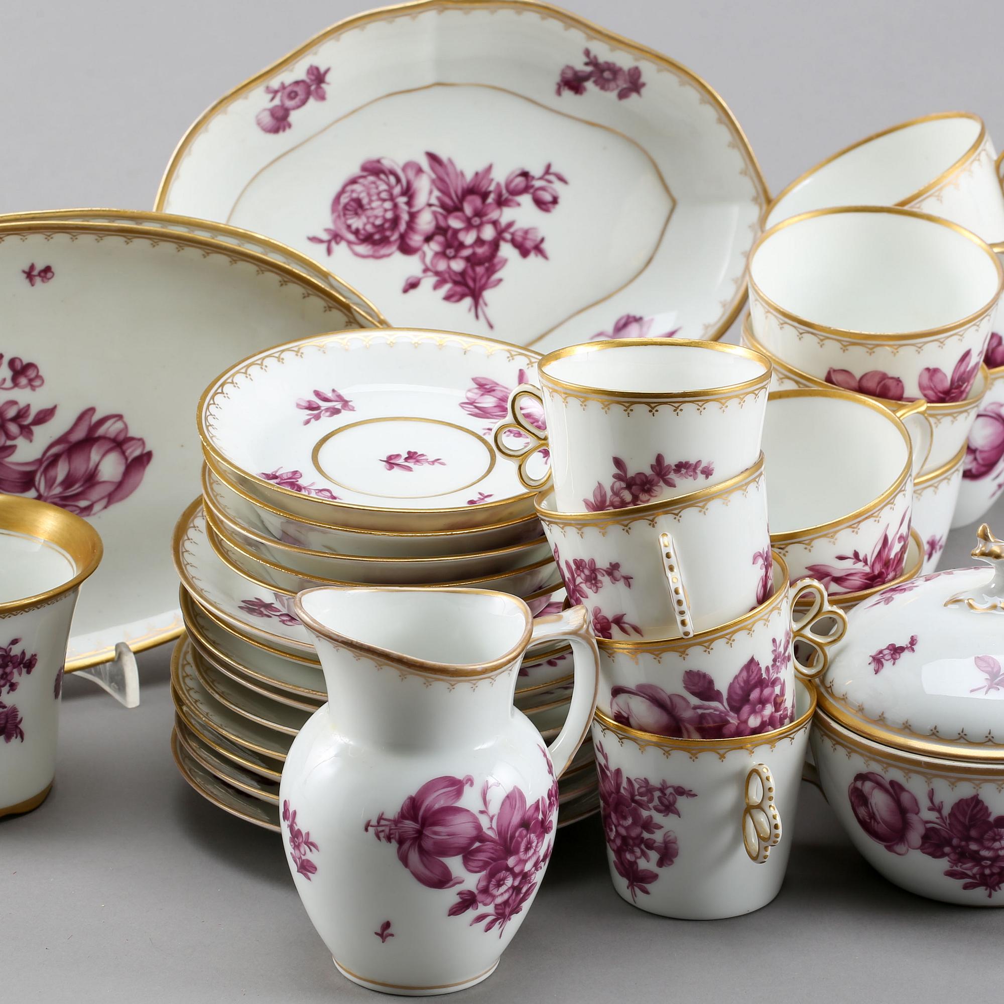 KAFFESERVIS, porslin, 22 delar, "Purple", Royal Copenhagen, Danmark, 1900-tal.