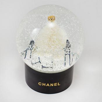 CHANEL, snowglobe 2012-2013.