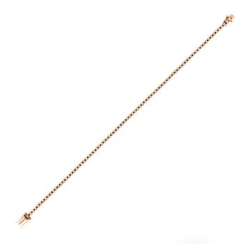 Tennisarmband, 18K guld, briljanter 0,88 ct ingraverat, längd ca 17 cm.