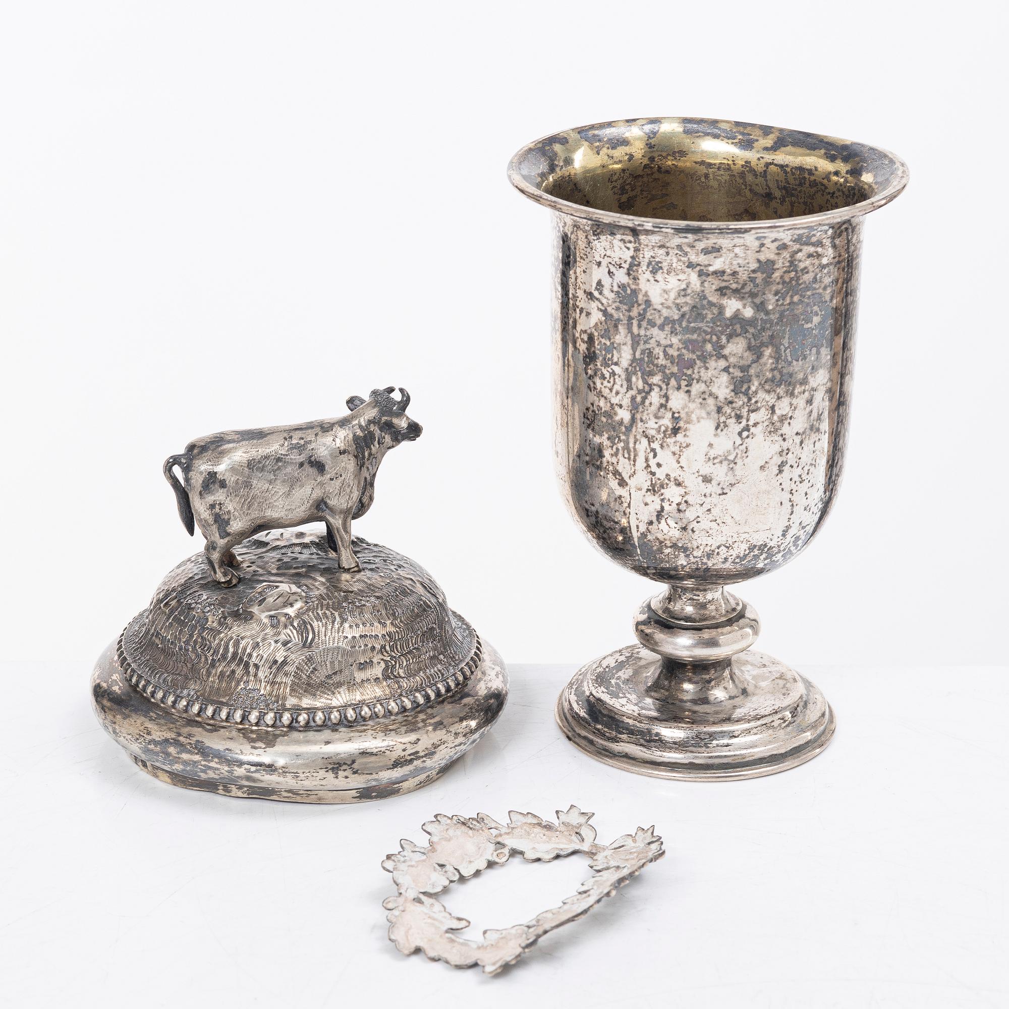 Pokal samt ett lock, silver, båda stämplade Johan Olof Östlund, Gävle 1876.