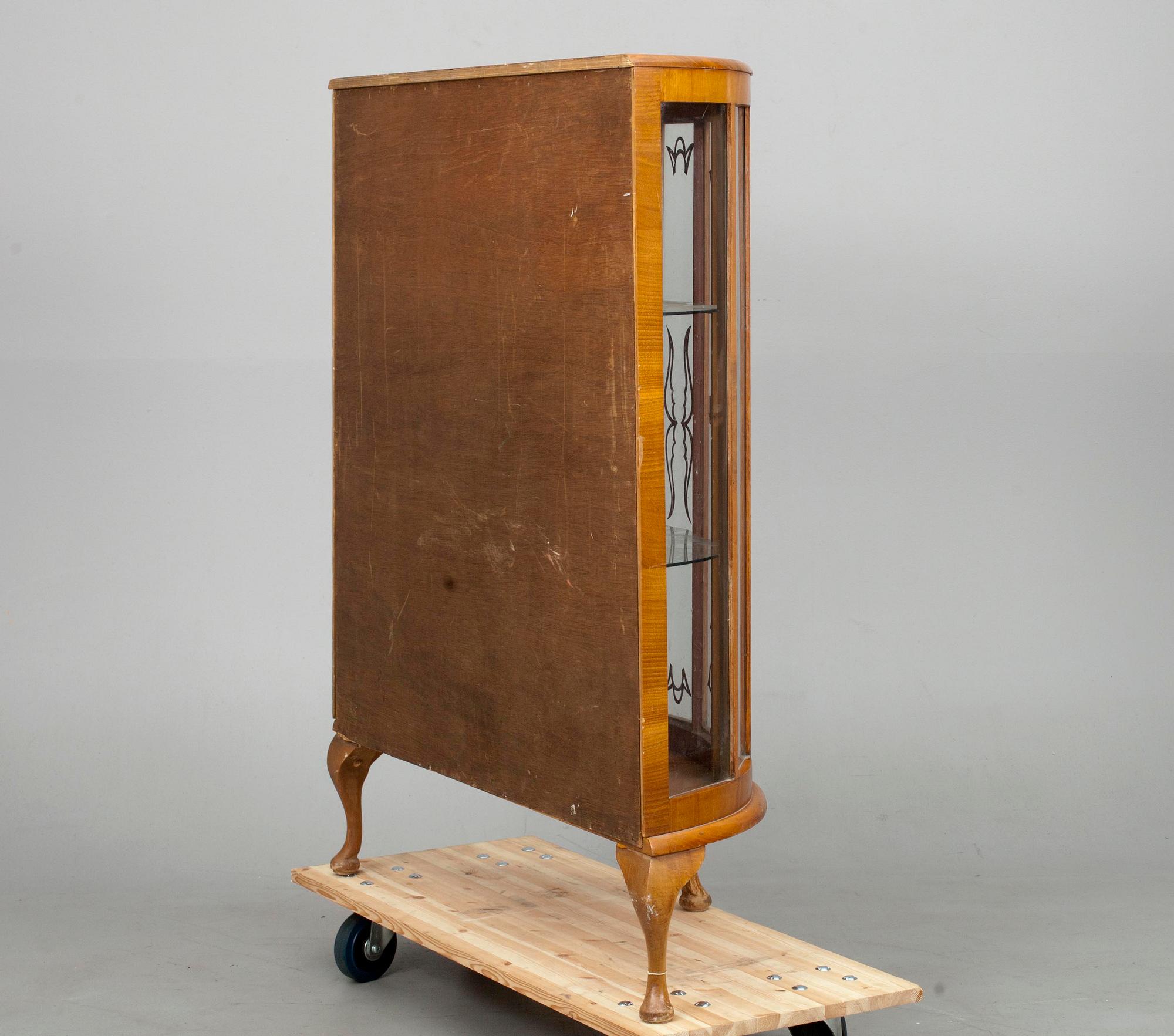VITRIINIKAAPPI, art deco, 1900-luvun ensimmäinen neljännes.