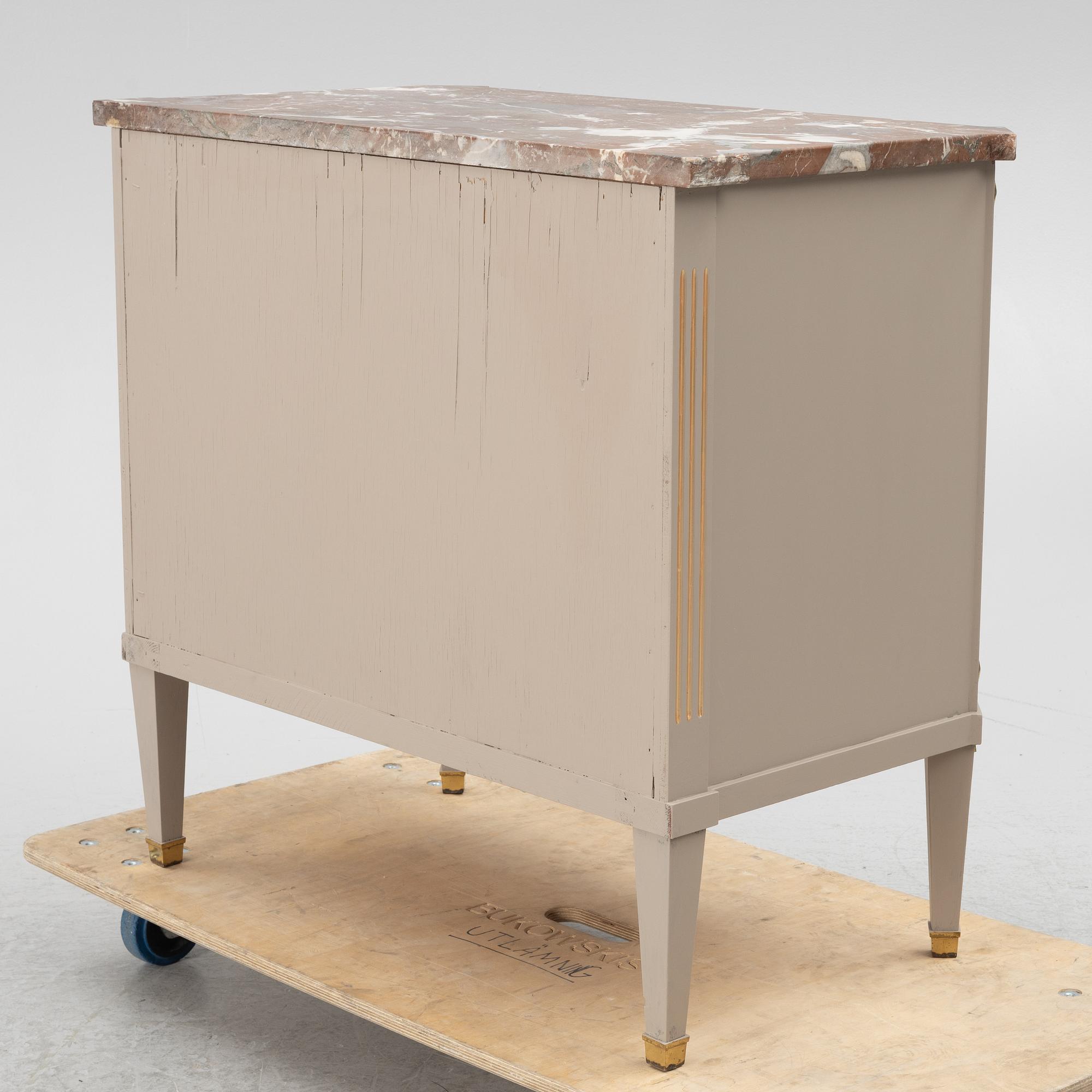 Chest of drawers, Gustavian style, 20th century.