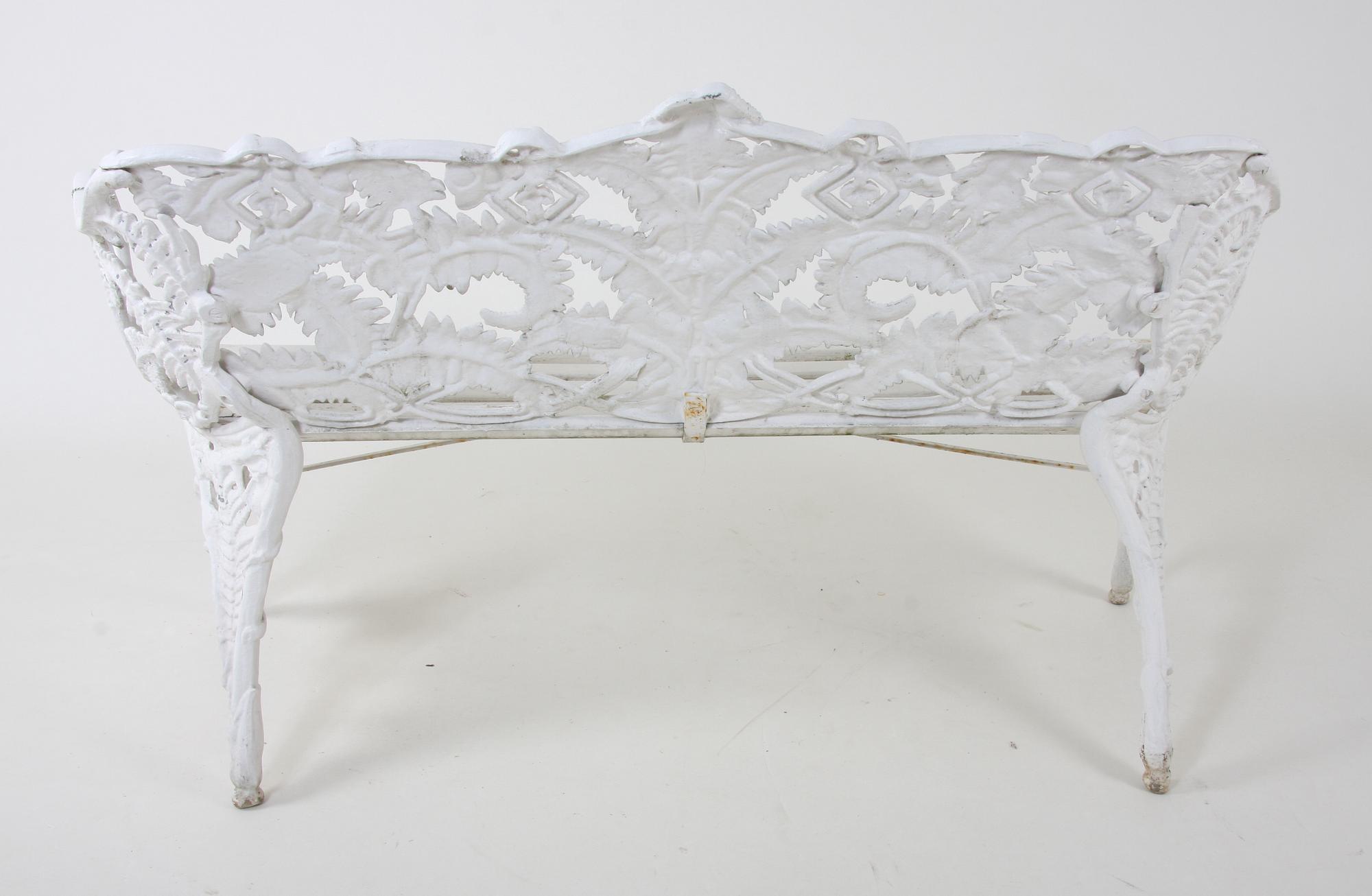 TRÄDGÅRDSSOFFOR, ett par, gjutjärn.