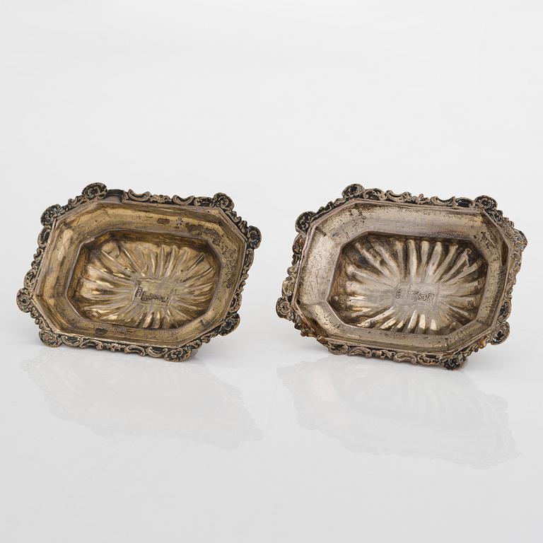 Saltkar, 2 par, silver, 1800-talets senare hälft.