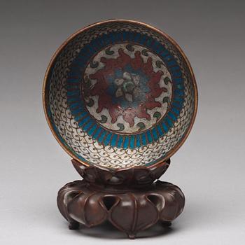 A cloisonné cup, Ming dynasty (1368-1644).