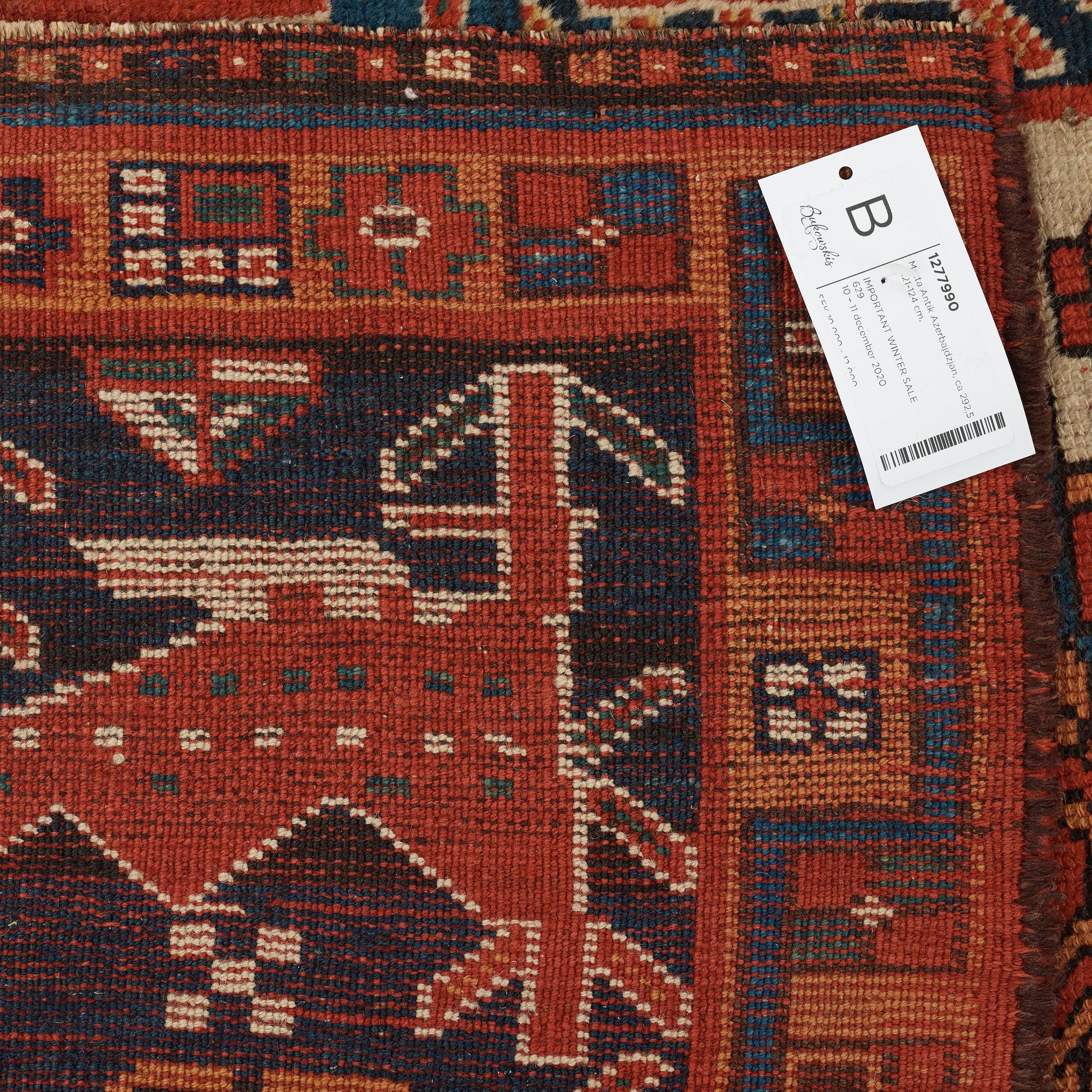 Gallerimatta, antik Azerbajdzjan, ca 292,5 x 121-124 cm.