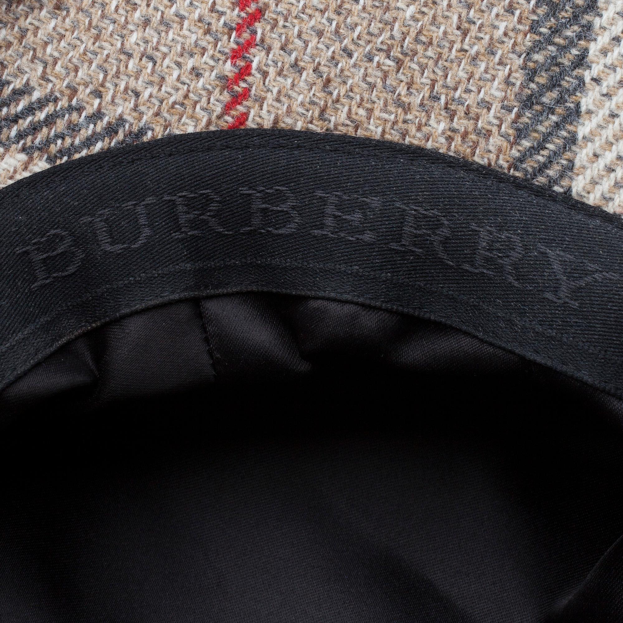 HATT, Burberry.