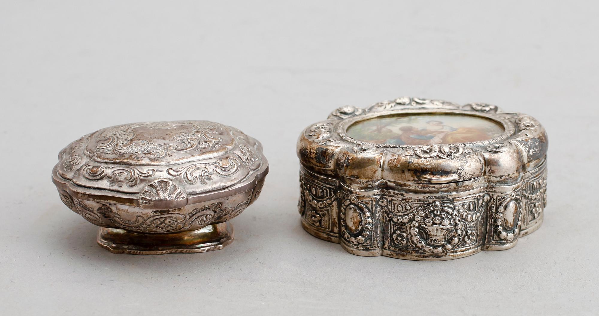 DOSOR, 2 st, silver, sannolikt Nederländerna, 1900-tal. Vikt ca 137 g.