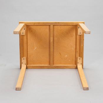 Alvar Aalto, A mid-20th century table for O.Y. Huonekalu- ja Rakennustyötehdas A.B.