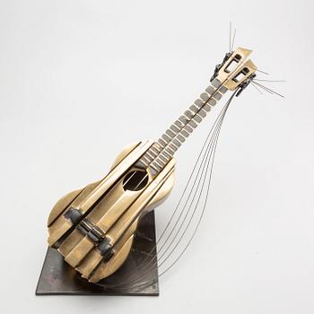 Fernandez Arman, "Ukulele".