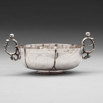 184. A Swedish 18th century silver brandy-bowl, mark of Peter Biörkman, Karlskrona 1748.
