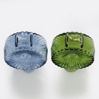 Helena Tynell, flaskor, 2 st, "Solflaskan" Riihimäen Lasi Oy. I produktion 1964-1974.