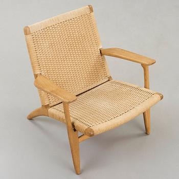 Hans J. Wegner, a 'CH-25' easy chair, Carl Hansen & Son, Denmark, probably 1950-60's.