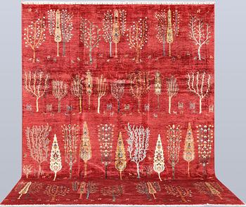 A carpet, Ziegler design, approx. 337 x 257 cm.