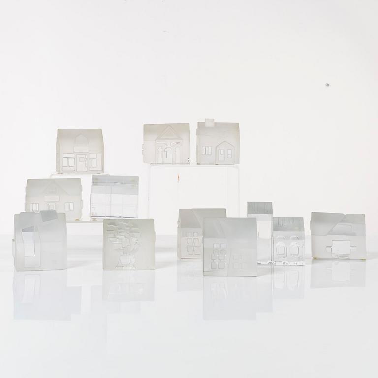 Jorma Vennola, Glasskulpturer, 11 delar, "Iittalabyn", 1990-tal.