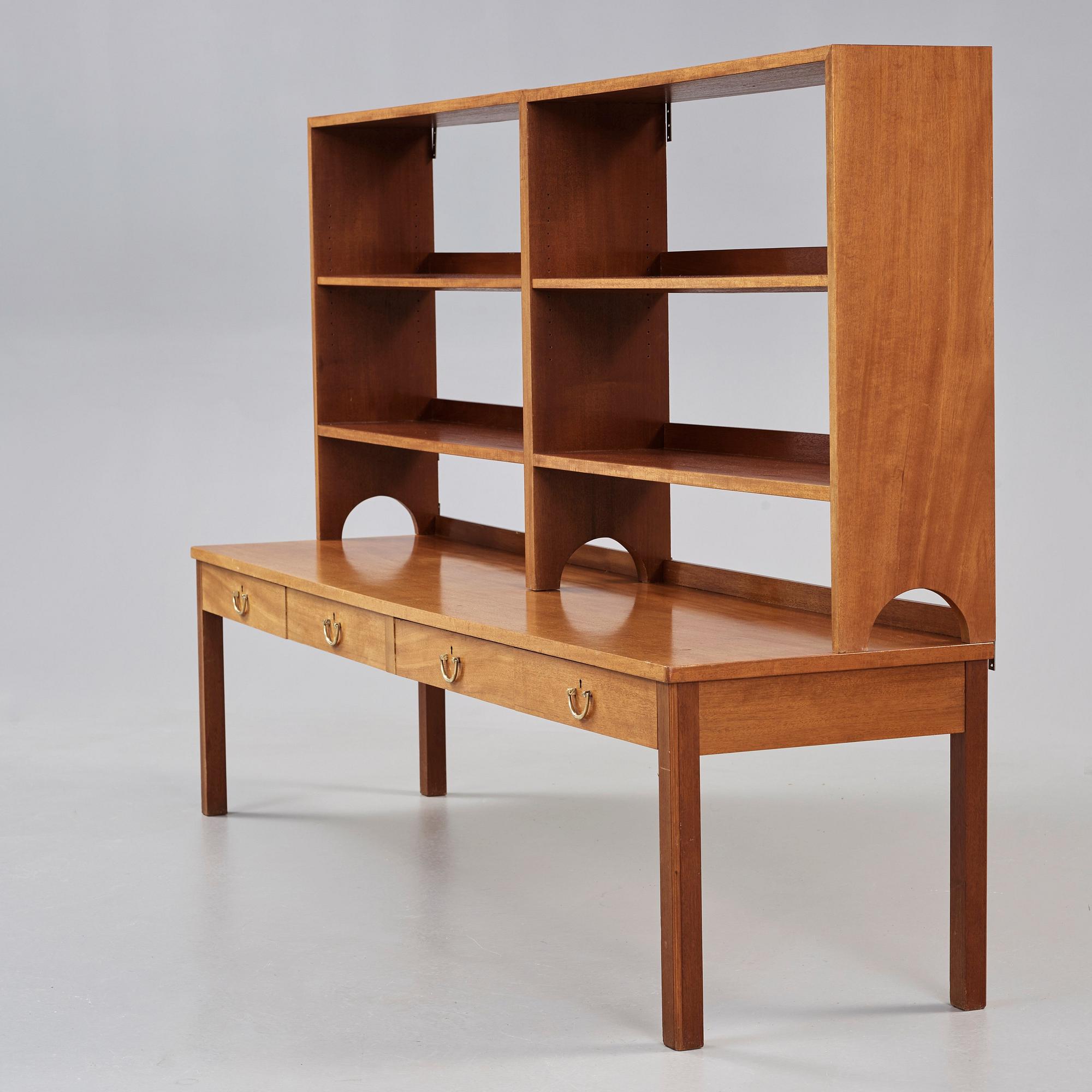 JOSEF FRANK, bord med bokhyllor, Firma Svenskt Tenn, modell 1142.