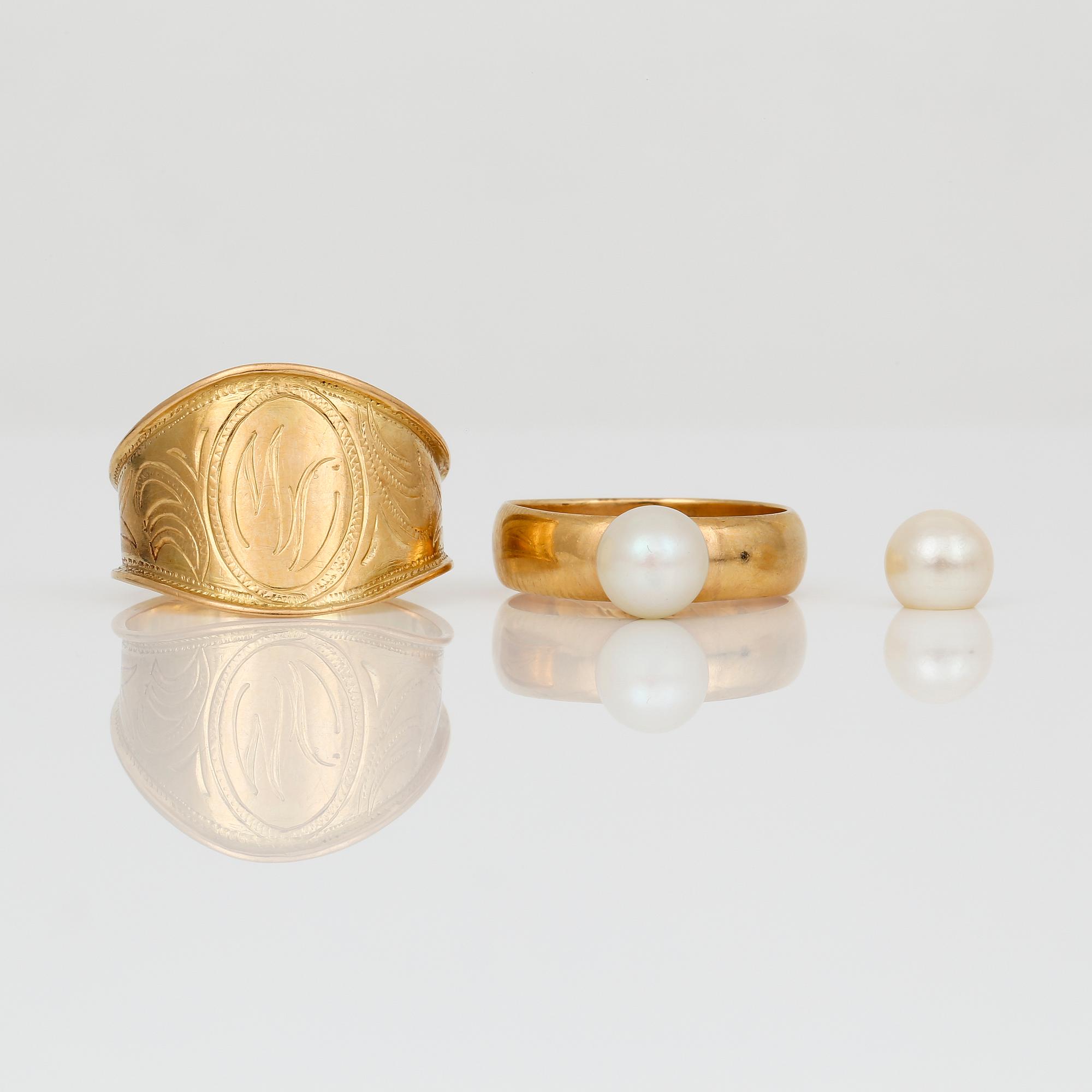 RINGAR, 2 st, 18K, Visby, 1900-tal. Vikt ca 2,55 g.