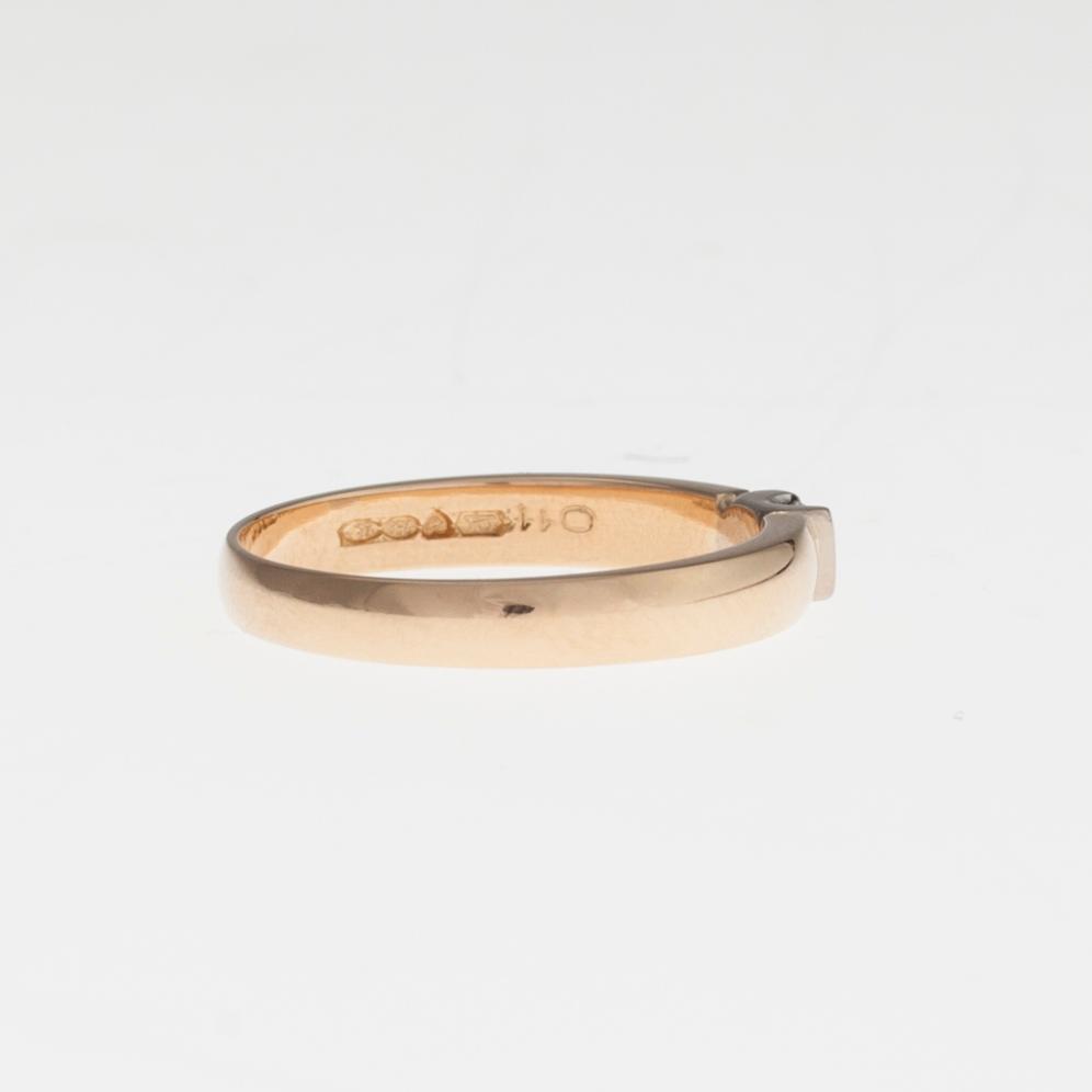RING, 18K guld, princesslipad diamant, ca 0,10 ct. Vikt 3,6 g. Kultakeskus 2001.